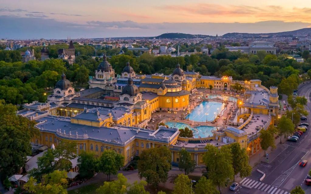 Luxury Apartment In The Central Budapest Exteriör bild